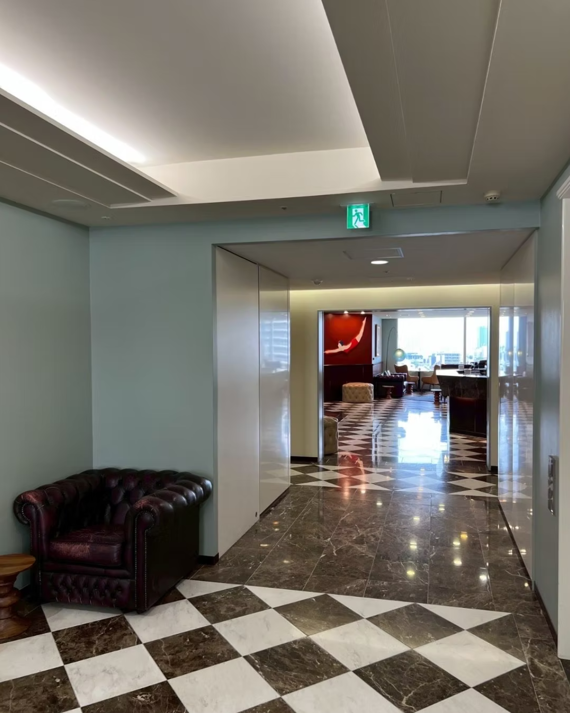 ④11F・右手へ進み受付へ